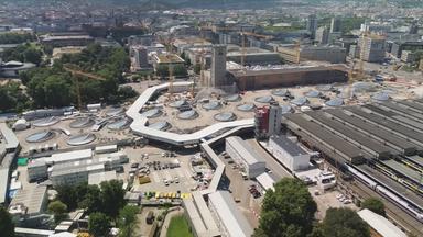 Die Baustelle des Bahnhofs