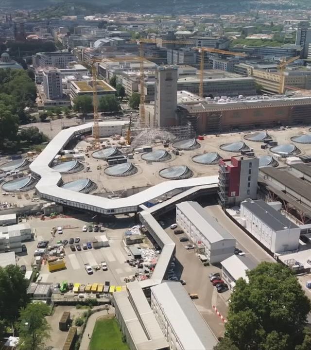 Die Baustelle des Bahnhofs