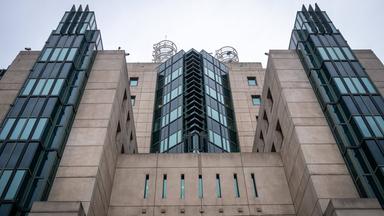 Das Hauptquartier des britischen Auslandsgeheimdienstes MI6 ("Military Intelligence Section 6") am 22.03.2024 in London. 