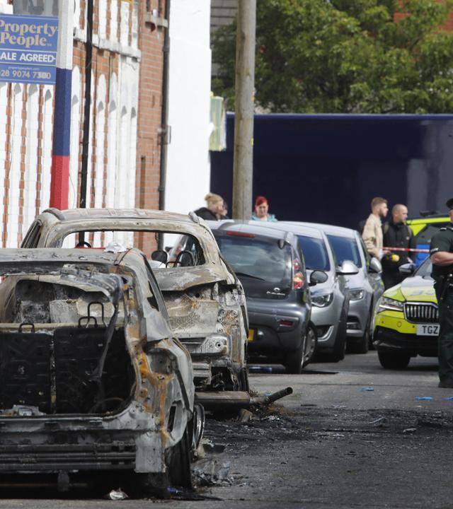 Belfast nach den Ausschreitungen der vergangenen Nacht