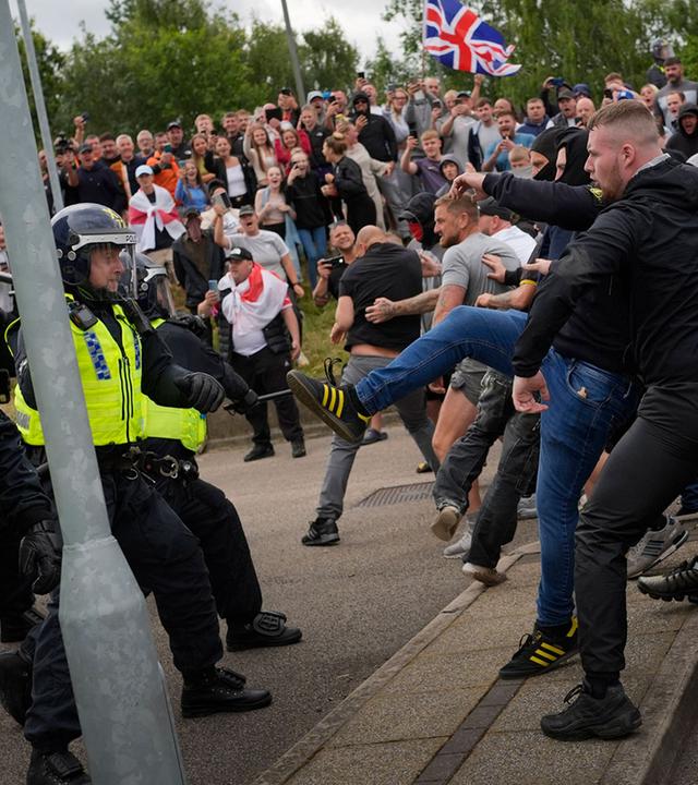 Live: Ausschreitungen Großbritannien
