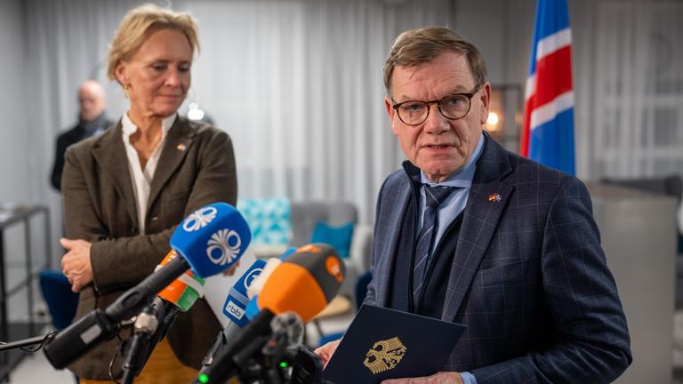 Außenminister Wadephul bei einem Zwischenstopp auf Island.