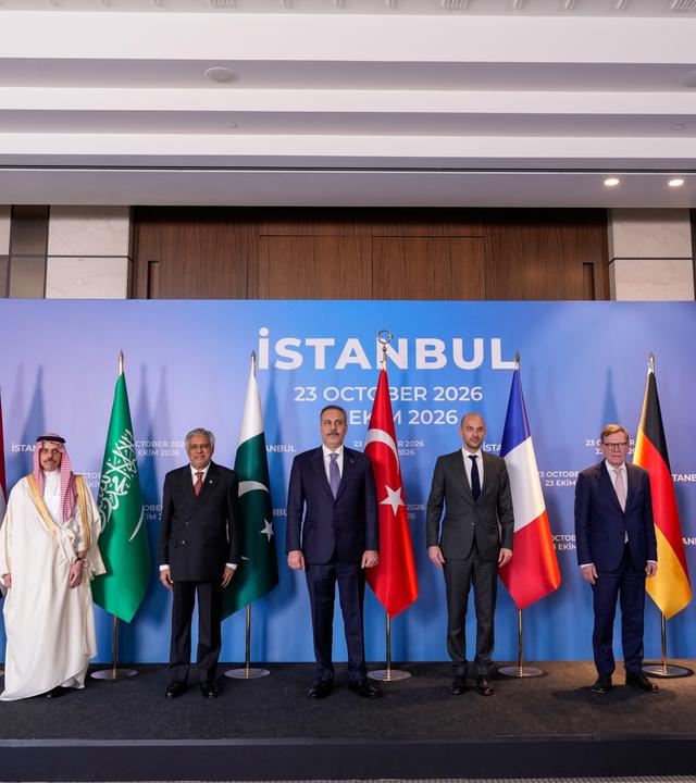 Die Außenminister der Staaten Ägypten, Saudi-Arabien, Pakistan, Türkei, Frankreich, Deutschland, Großbritannien und Italien