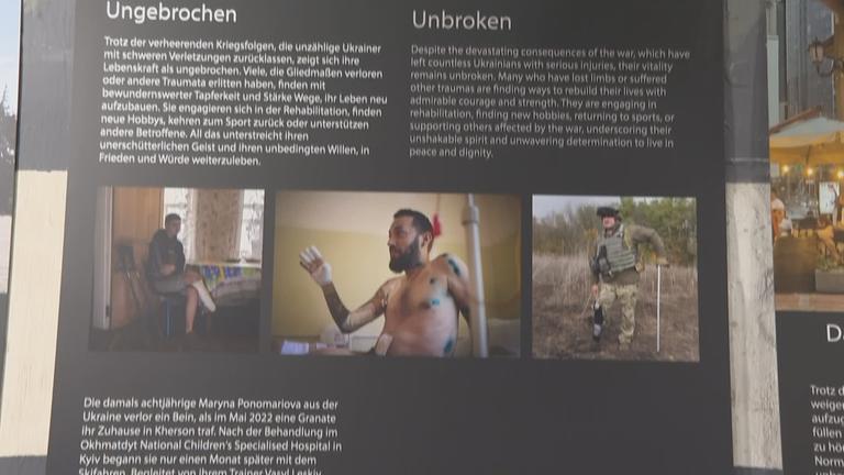 Wie leben die Menschen in der Ukraine, mitten im Krieg? Eine Ausstellung in Berlin will genau das zeigen.