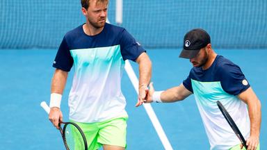 Australien, Melbourne: Tennis: Grand Slam - Australian Open, Doppel, Herren, 3. Runde. Gille/Zielinski (Belgien/Polen) - Krawietz/Pütz (Deutschland). Kevin Krawietz und Tim Pütz sind in Aktion.