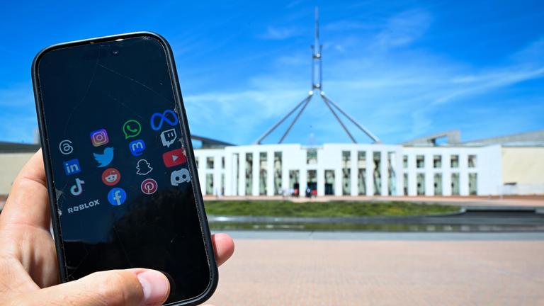 Symbolbild Handynutzer in Australien 