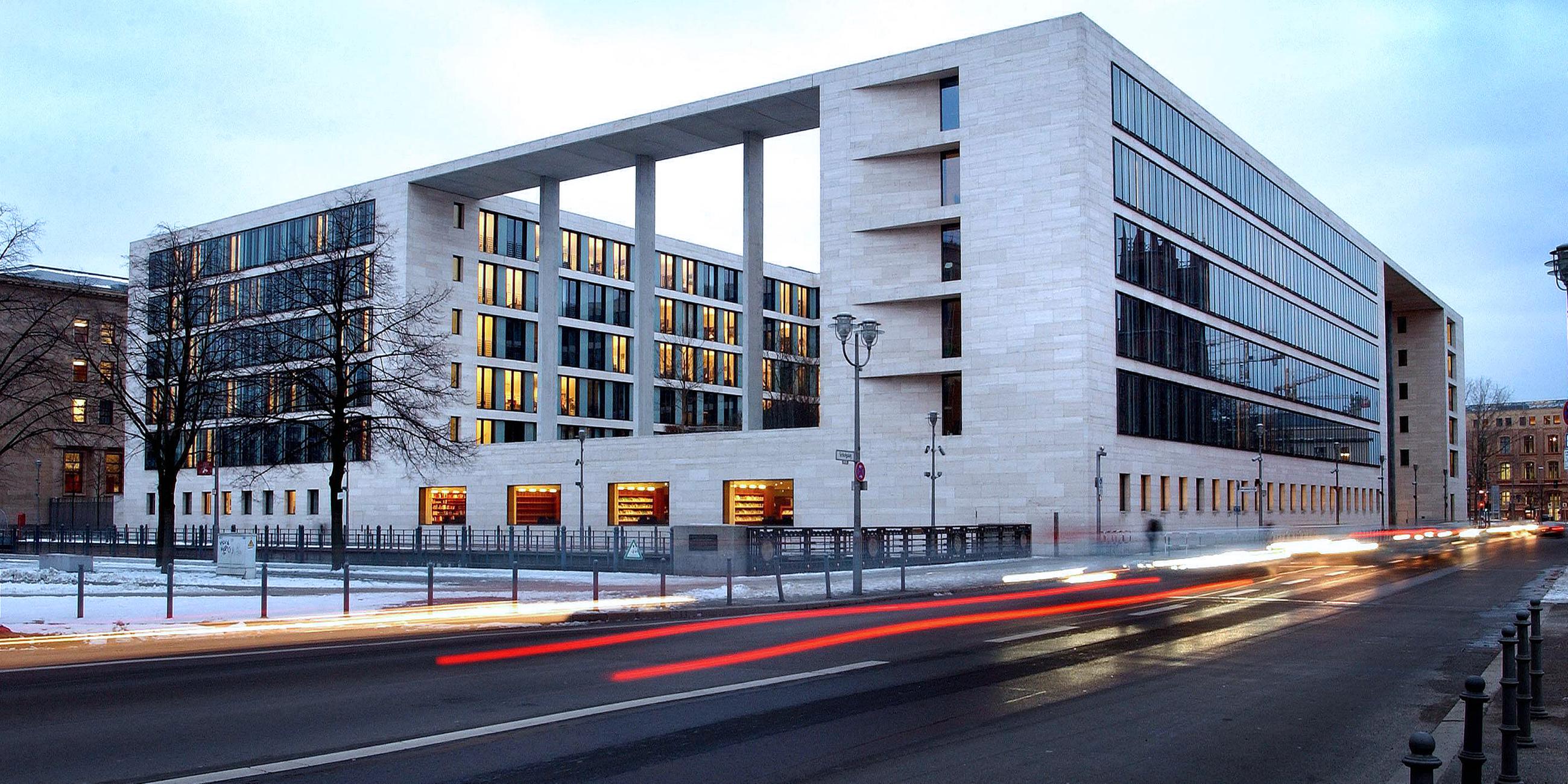 Archiv: Das auswärtige Amt in Berlin, aufgenommen am 17.02.2005