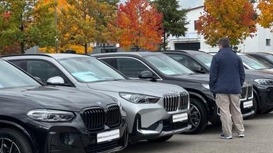 So erkennen Sie Betrugsmaschen beim Autokauf im Internet