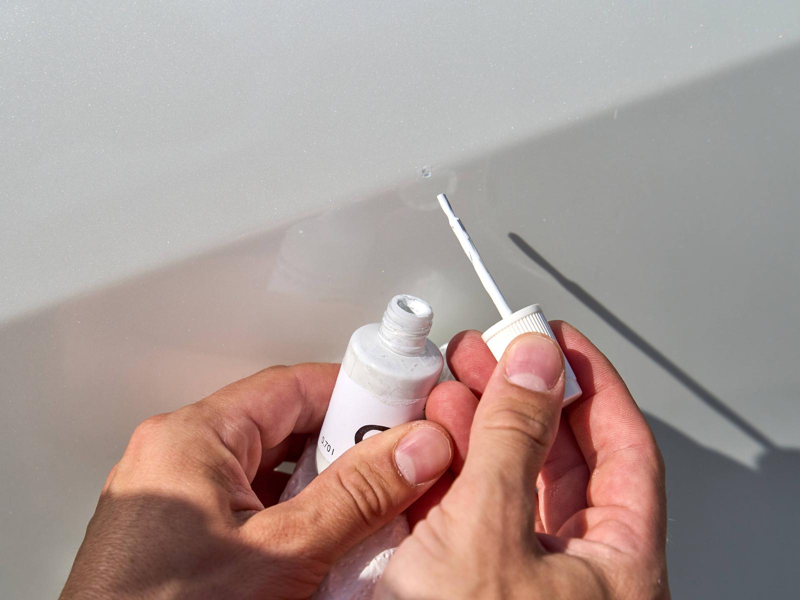 Kratzer im Autolack selbst entfernen: Diese Methoden helfen
