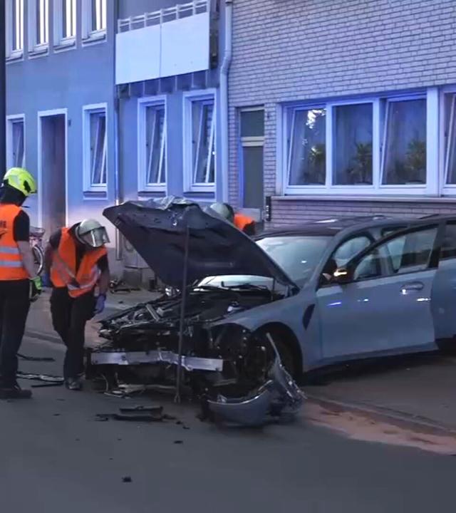 Mutmaßliches Alleinrennen: Unfall in Krefeld