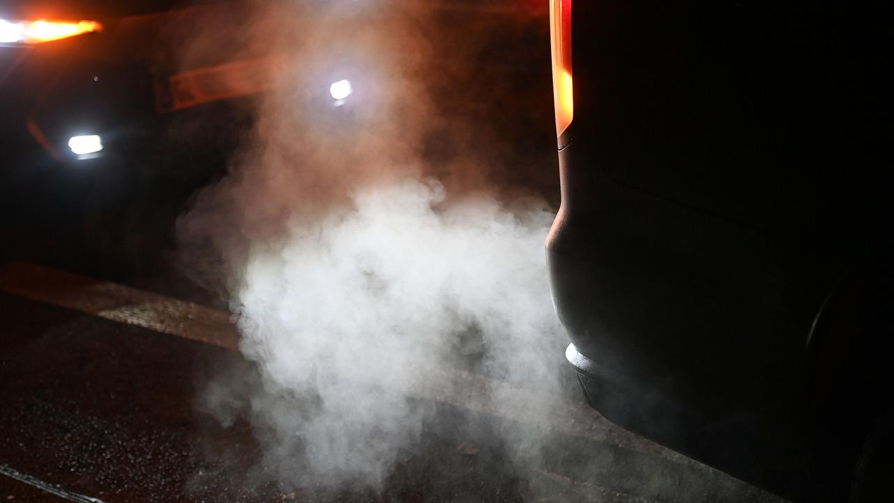 EPP Group leader Weber: EU Commission will overturn ban on combustion ...