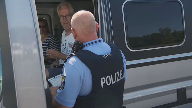 Mit der Polizei auf Urlauber-Kontrolle