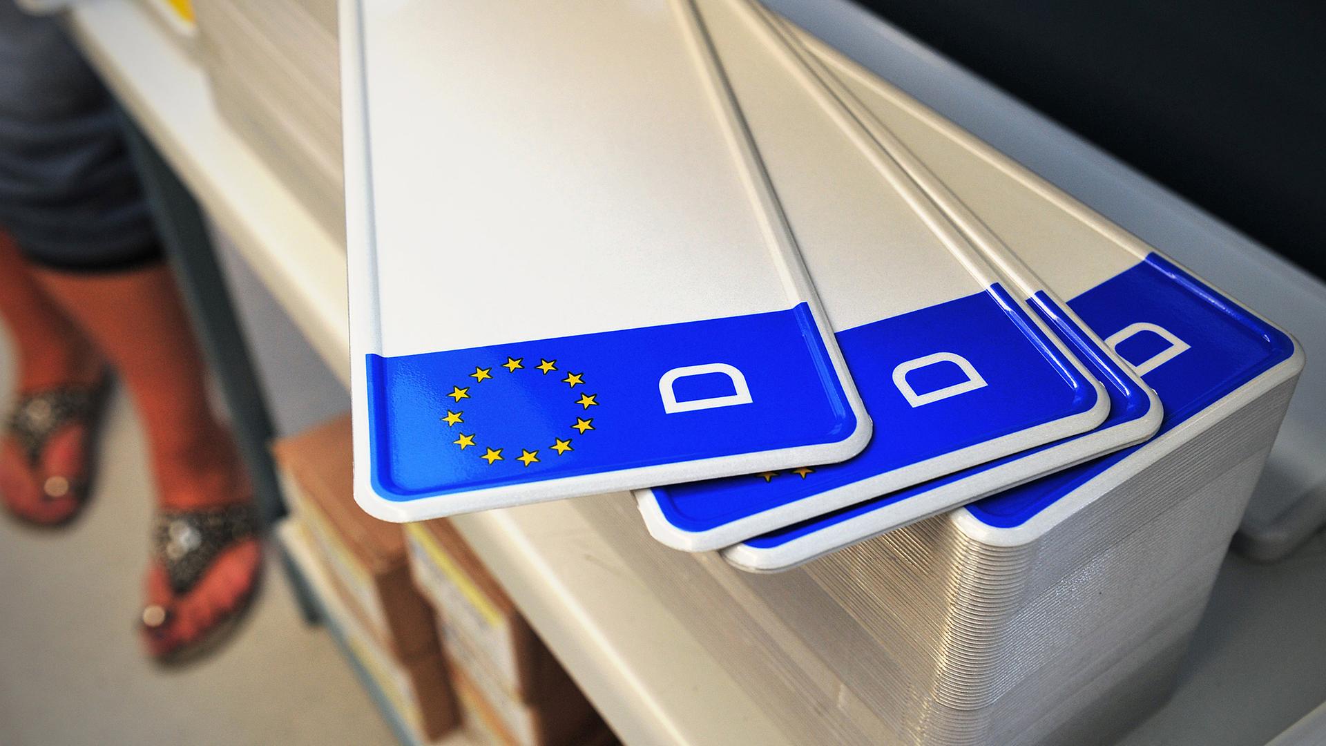 Archiv: Unbeschriftete Autokennzeichen-Rohlinge