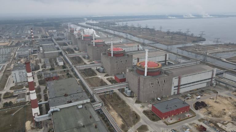 Eine Luftaufnahme des Kernkraftwerk Saporischschja in der Ukraine.