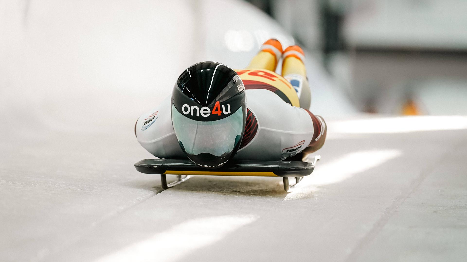 Der deutsche Skeletonfahrer Axel Jungk starten sein Skeletonrennen beim Skeleton World Cup in Altenberg