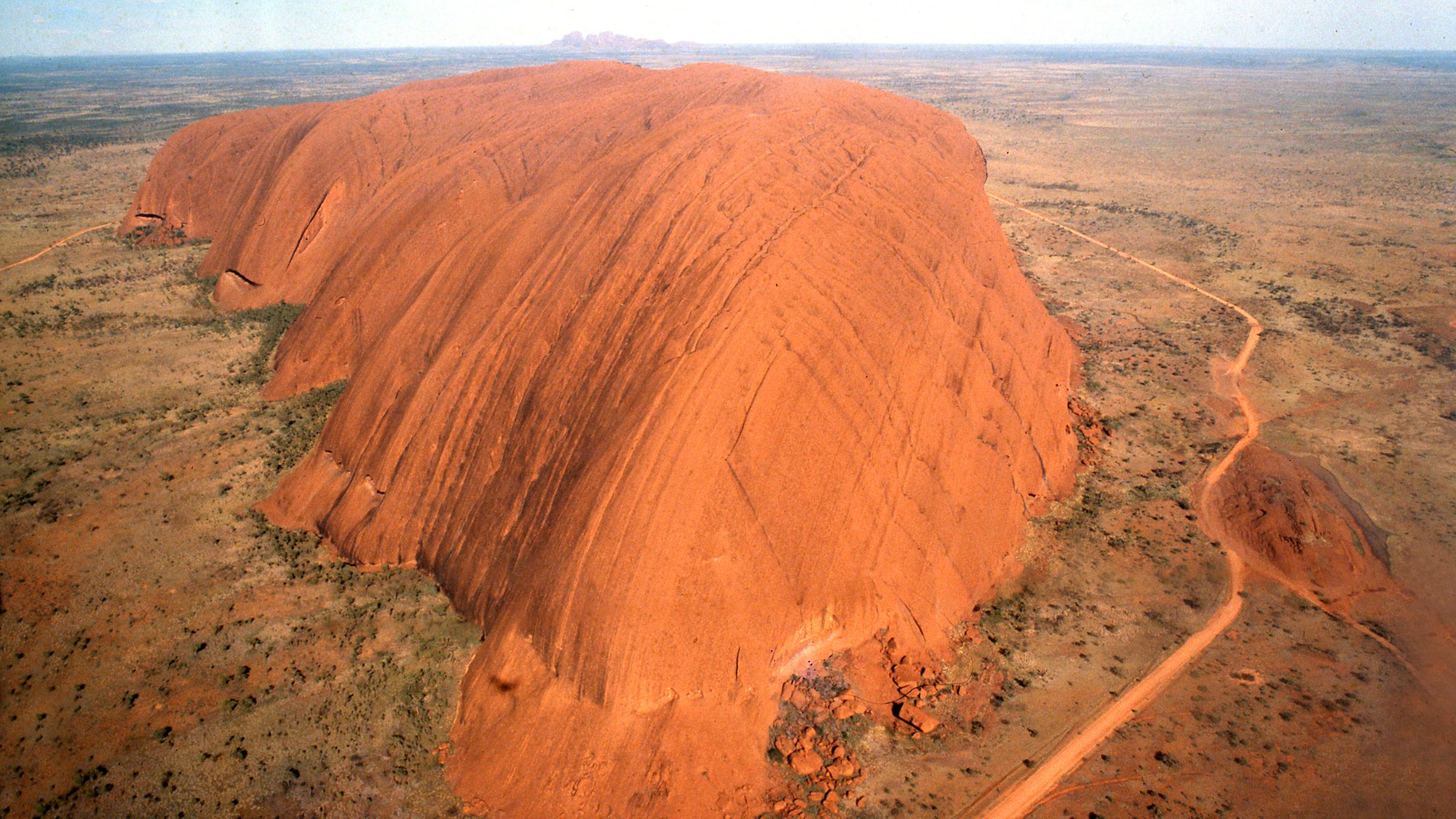 Der Ayers Rock in Australien von oben. 
