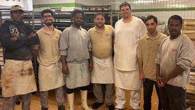 Angestellte der Bäckerei Polz: Sie sind Kurden, Eritreaer, und kommen auch aus dem Kosovo, Kasachstan, Sierra Leone, Senegal und Landkreis Dachau