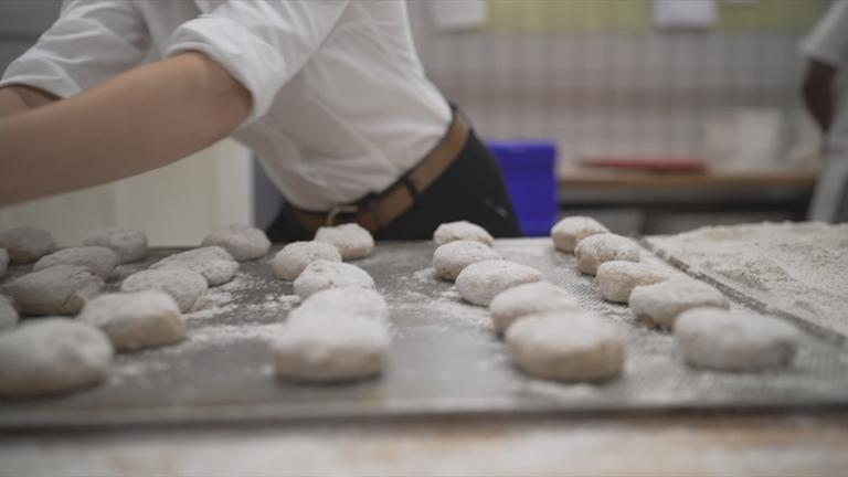 Brötchen in einer Bäckerei