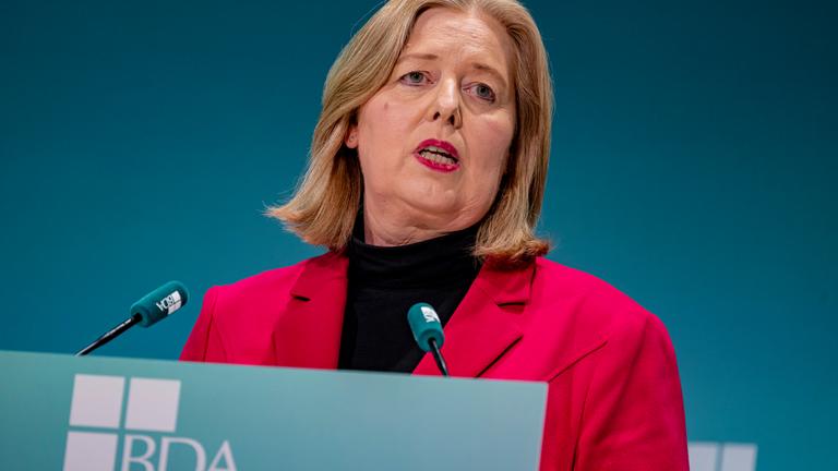 Berlin: Bärbel Bas (SPD), Bundesministerin für Arbeit und Soziales, spricht beim Arbeitgebertag 2025.