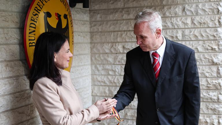 Annalena Baerbock und Amer Nahhas in der deutschen Botschaft in Damaskus, Syrien