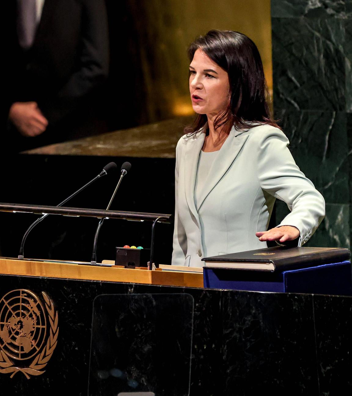 Annalena Baerbock,  ehemalige deutsche Außenministerin, wird als Präsidentin der UN-Vollversammlung in New York vereidigt.