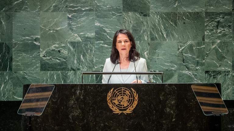 Außenministerin, spricht bei der 79. Generaldebatte der UN-Vollversammlung in New York. 