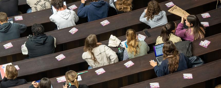 Studierende im Hörsaal