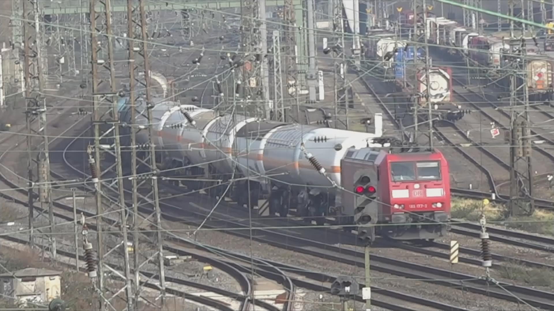 Zug auf Bahnstrecke