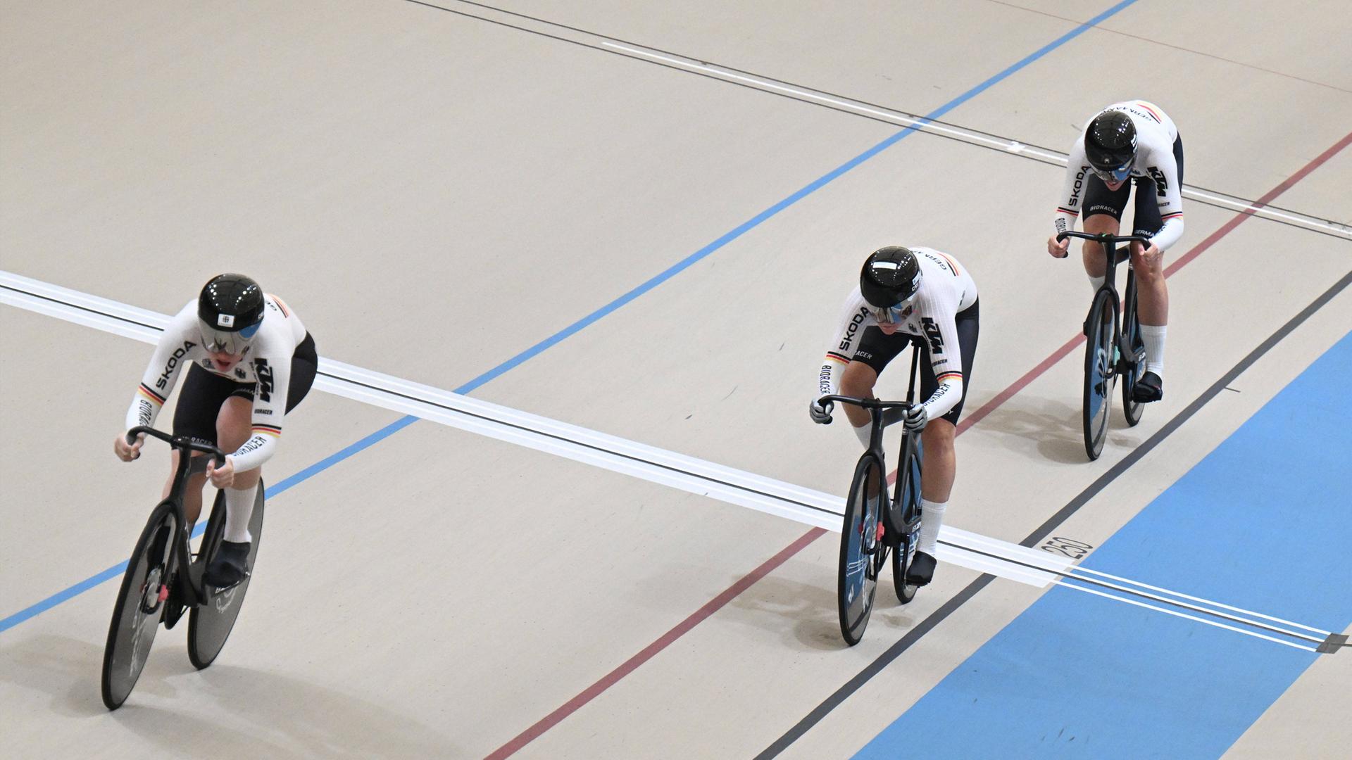 Weltmeisterschaft Elite-Leichtathletik Damen; Giornata 01; 2025, Deutschland; Friedrich, Lea Sophie; Grabosch, Pauline Sophie; Propster, Alessa Catriona; Santiago Del Cile – Velodromo Penalolen