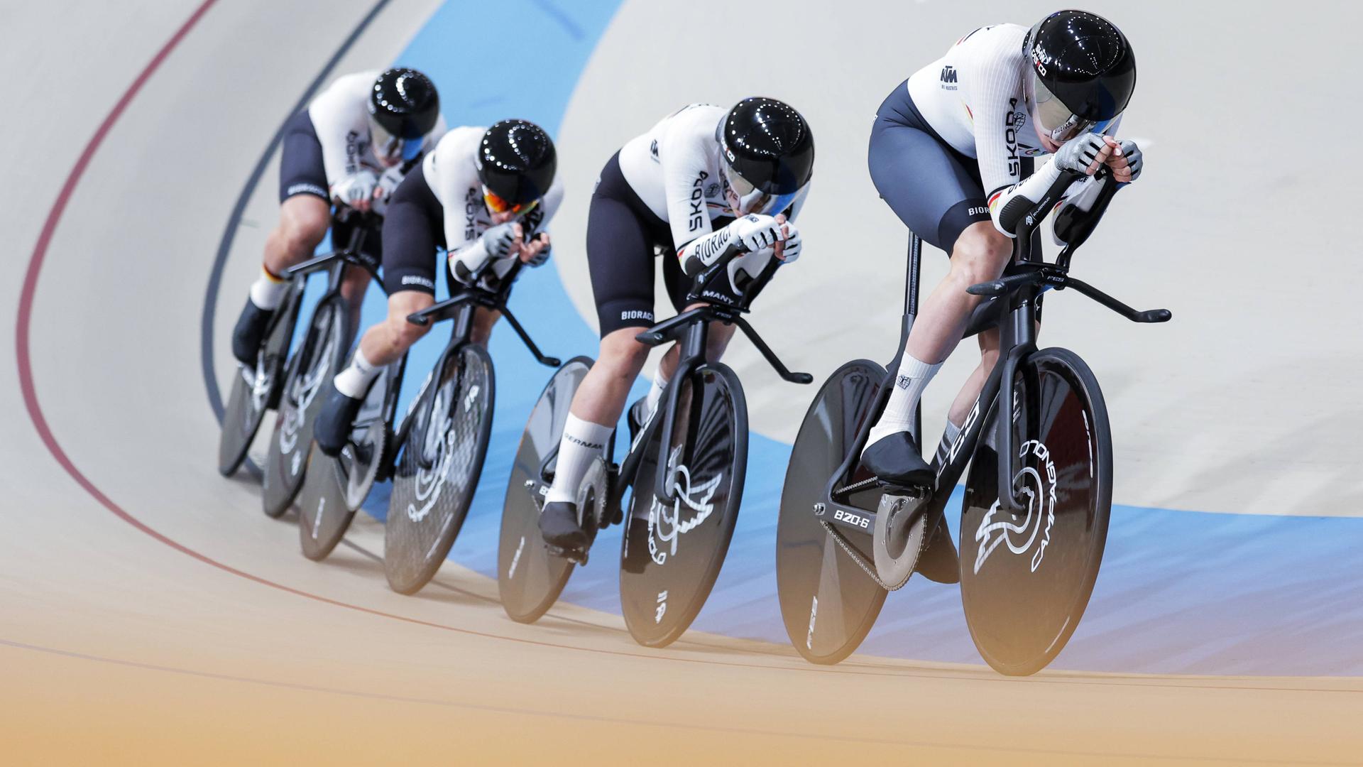 Der deutsche Bahnrad-Vierer der Frauen bei der WM in Chile