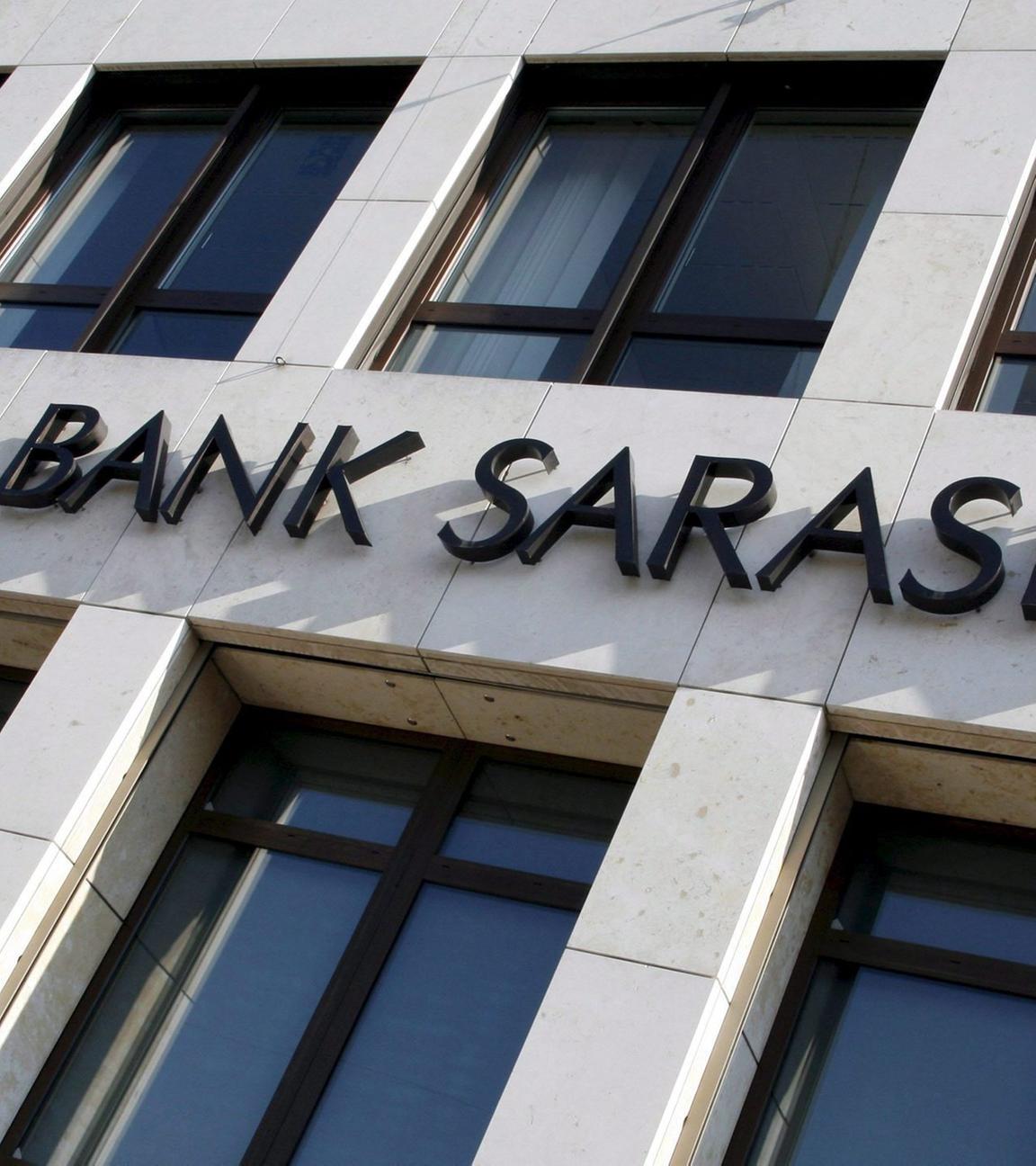 logo der schweizer privatbank sarasin am hauptsitz der bank in basel 