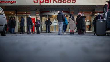 Nach dem Einbruch in den Tresorraum einer Bank