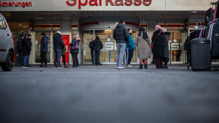 Nach dem Einbruch in den Tresorraum einer Bank