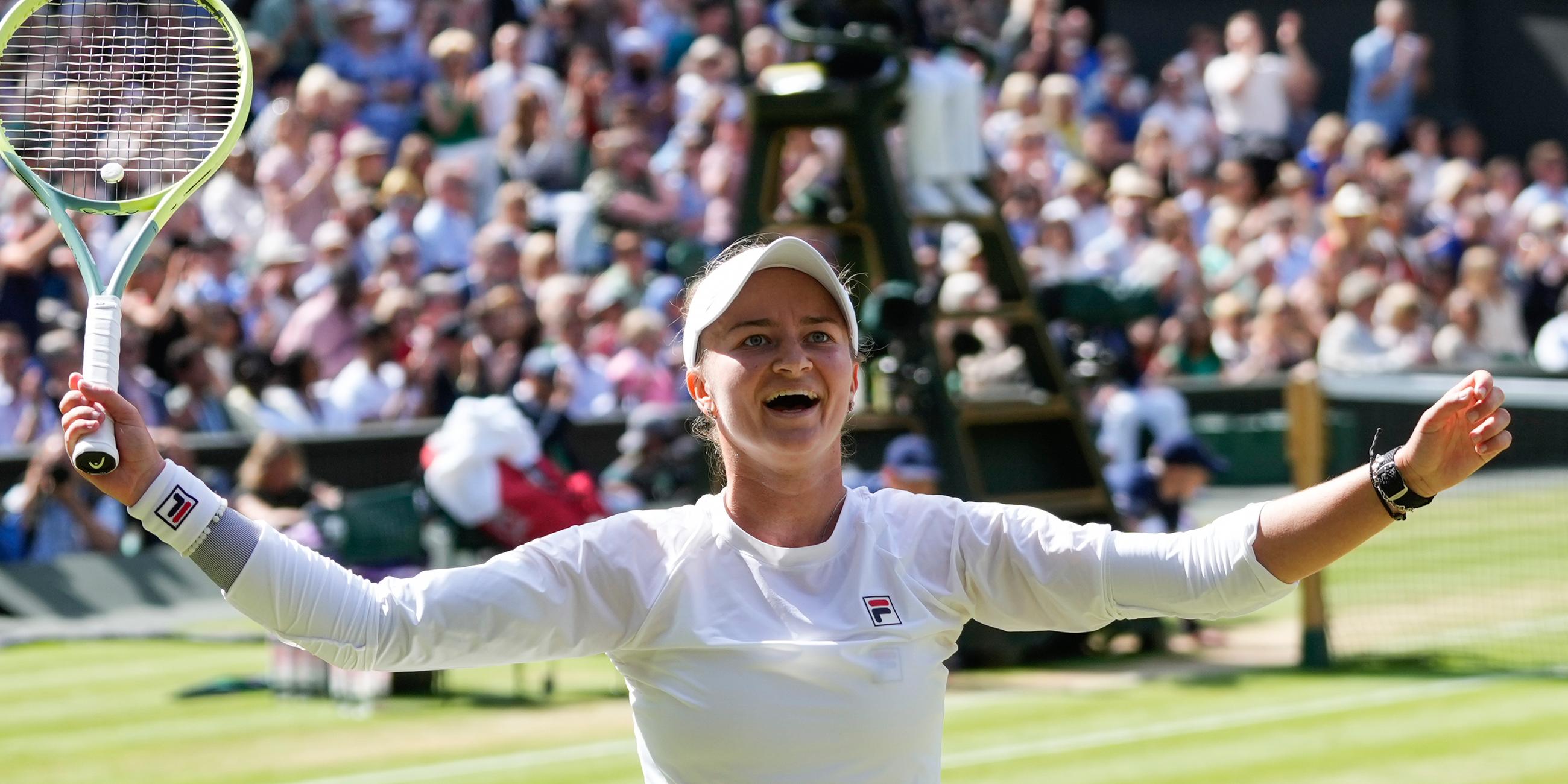 Barbora Krejcikova aus der Tschechischen Republik feiert nach ihrem Sieg.