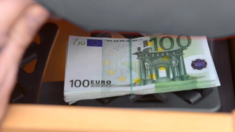 Geldversteck unter der Matratze