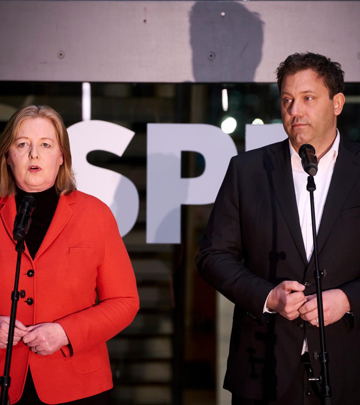 SPD Vorsitzender Lars Klingbeil und SPD Vorsitzende Bärbel Bas bei einem Pressestatement am Tag nach der verlorenen Landtagswahl in Rheinland Pfalz in Berlin.