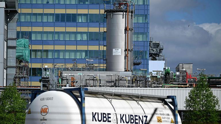 Blick auf das Firmengelände des Chemiekonzerns BASF.