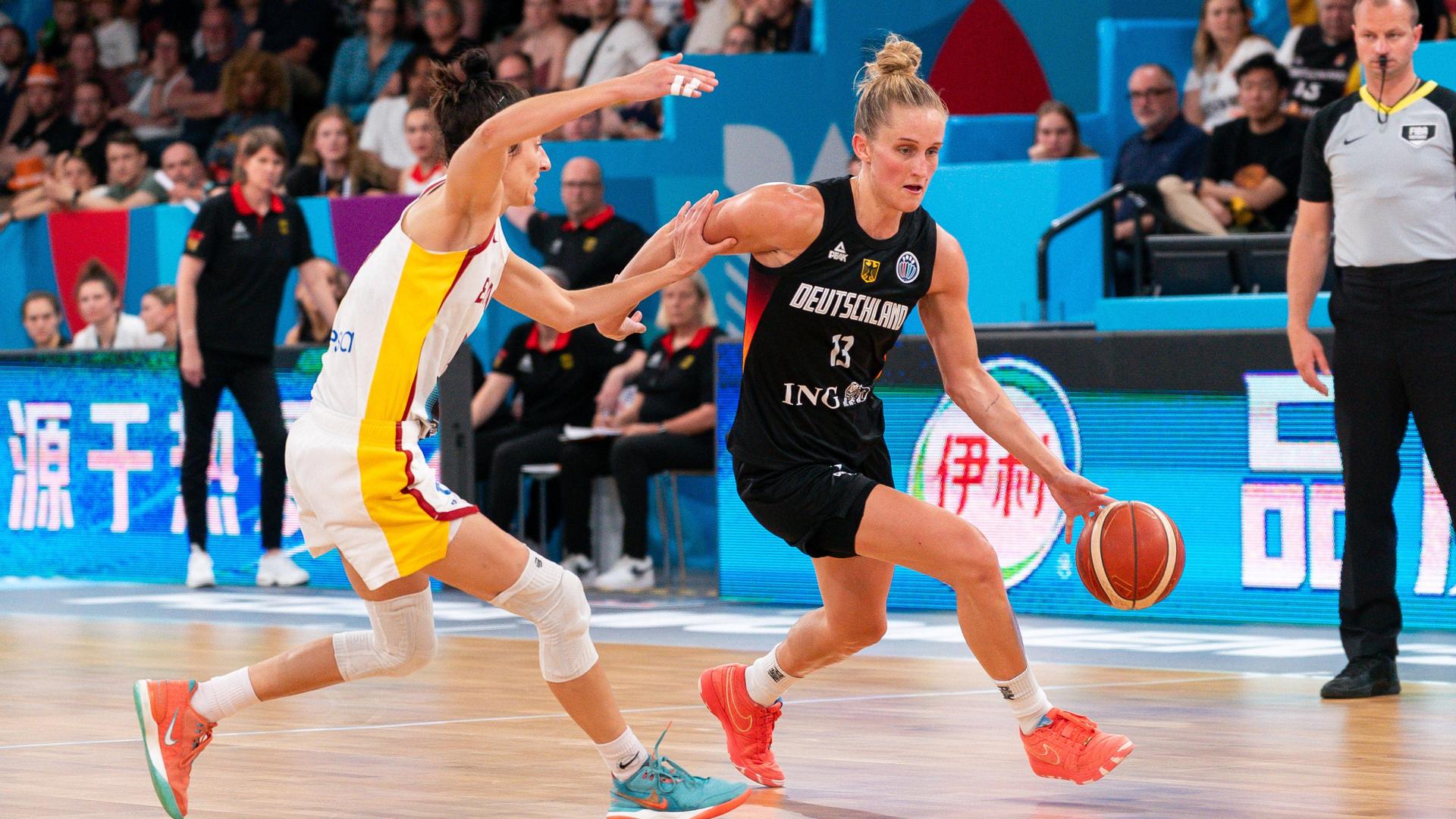 Leonie Fiebich gegen Alba Torrens.