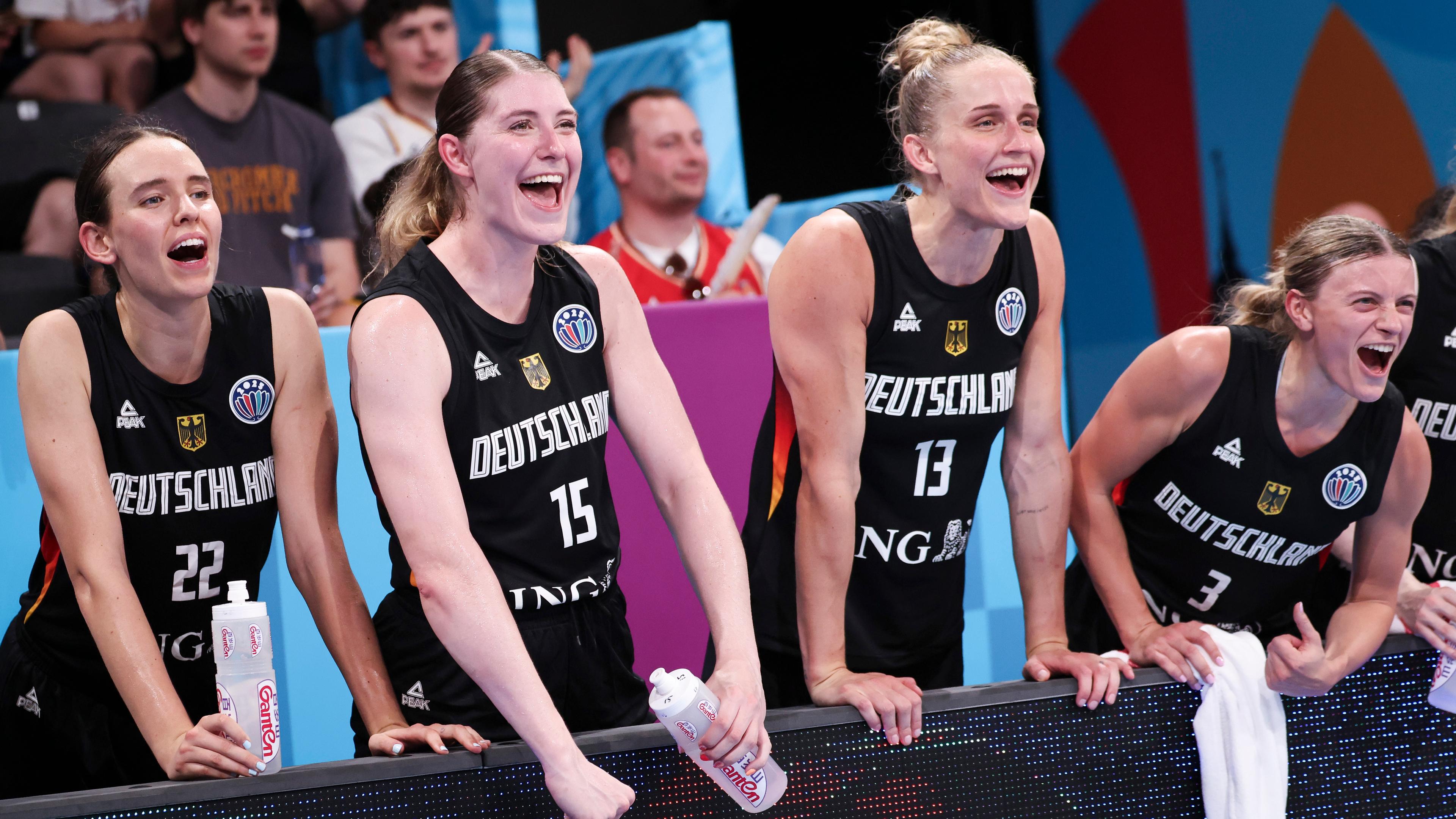 Emily Bessoir, Luisa Geiselsöder, Leonie Fiebich, und Alexandra Wilke