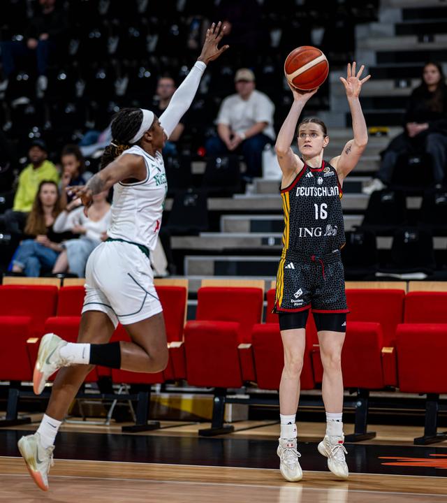Die deutschen Basketballerinnen gewinnen 81:73 im Qualifikationspiel gegen Nigeria 