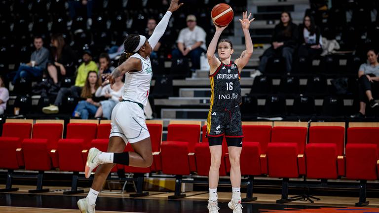 Die deutschen Basketballerinnen gewinnen 81:73 im Qualifikationspiel gegen Nigeria 