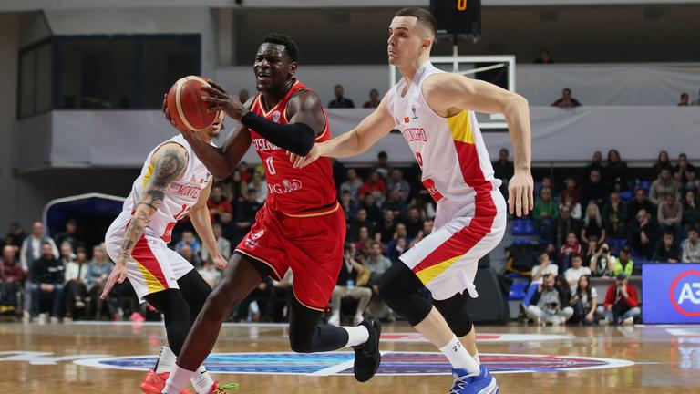 Basketball-EM-Quali Montenegro - Deutschland Spielszene