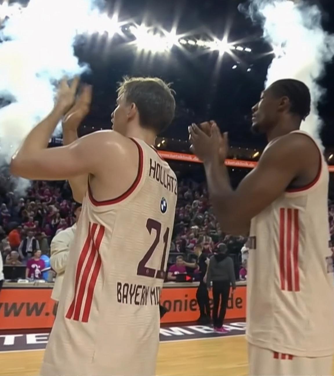 Basketball: Telekom Baskets Bonn - Bayern München