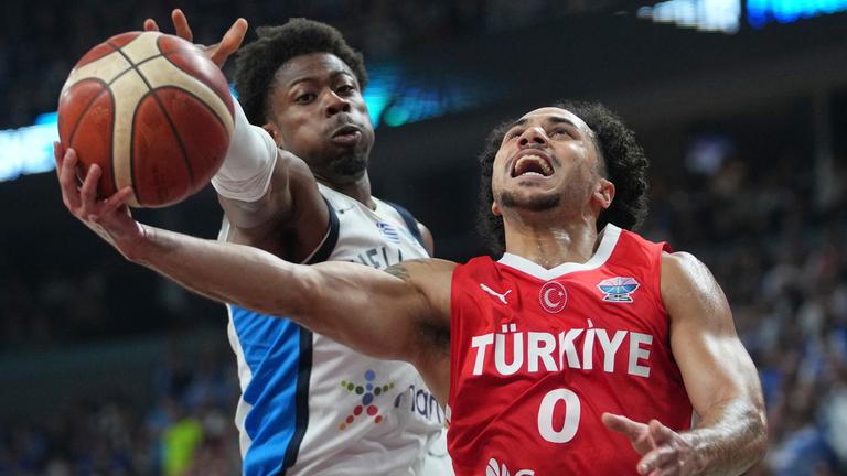 Türkei und Girechenland treten gegeneinander an