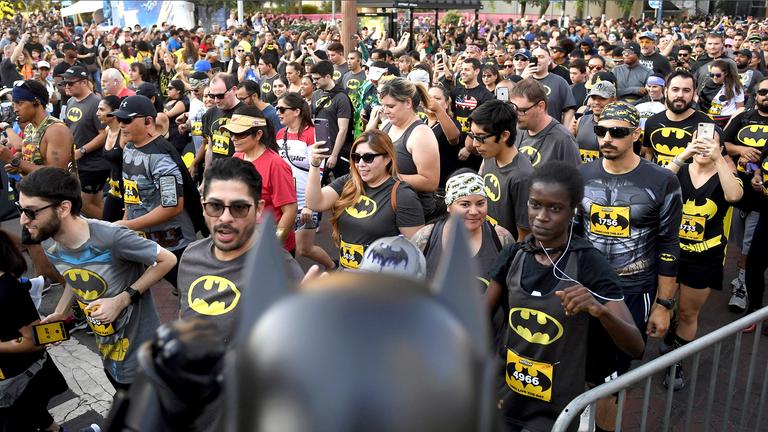 Start des Bat-Laufs anlässlich des 80. Geburtstags der Comicfigur Batman in Los Angeles