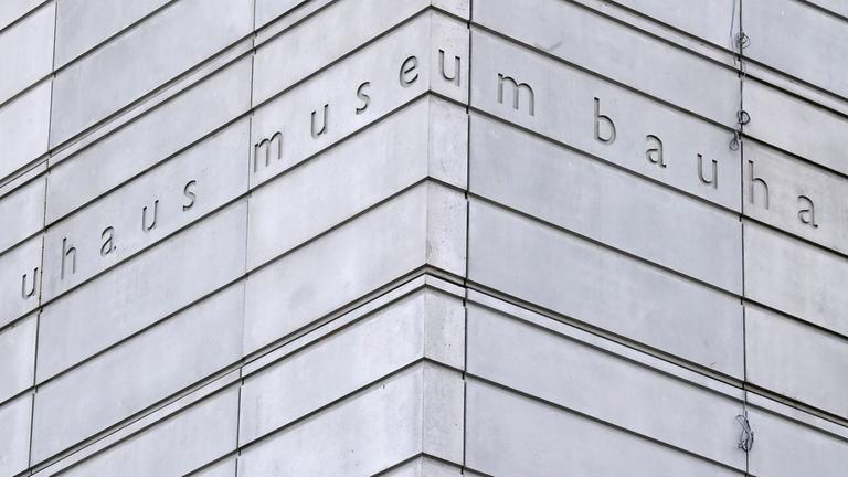 Die Fassade des Bauhaus-Museums in Weimar