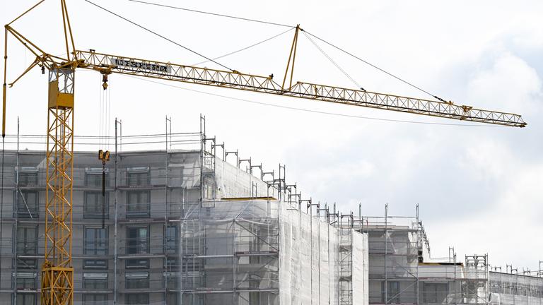 Häuser für Wohnungen werden in Ostfildern gebaut. 