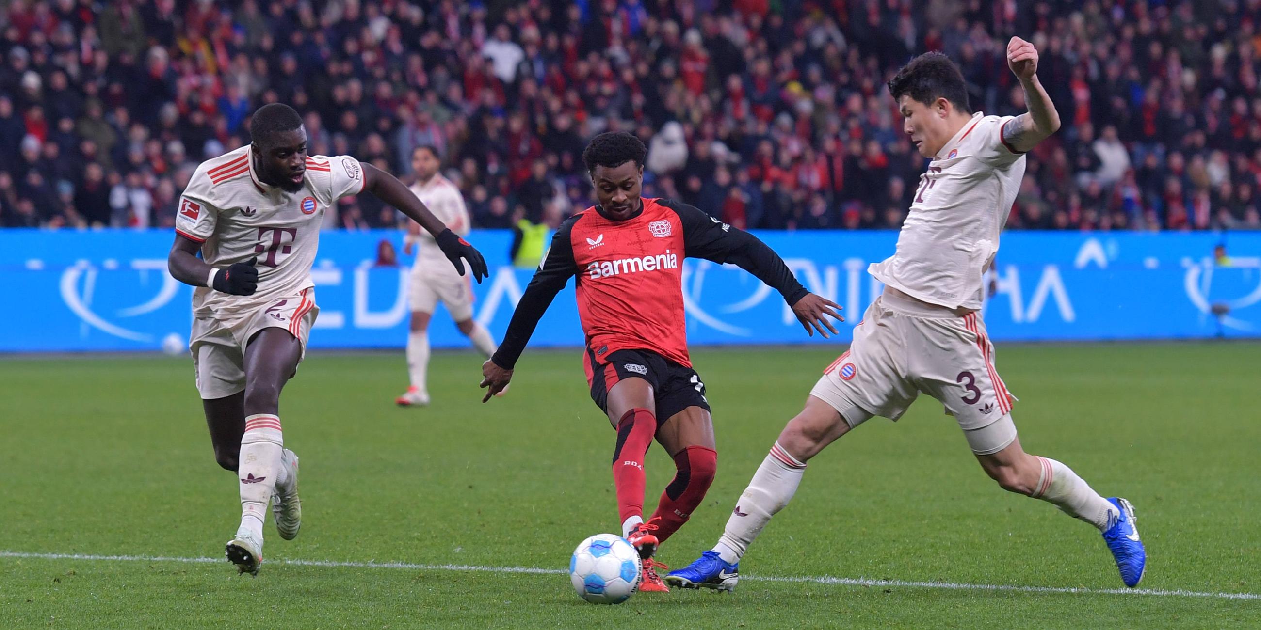 Bayer 04 Leverkusen gegen FC Bayern München am 15.02.2025.
