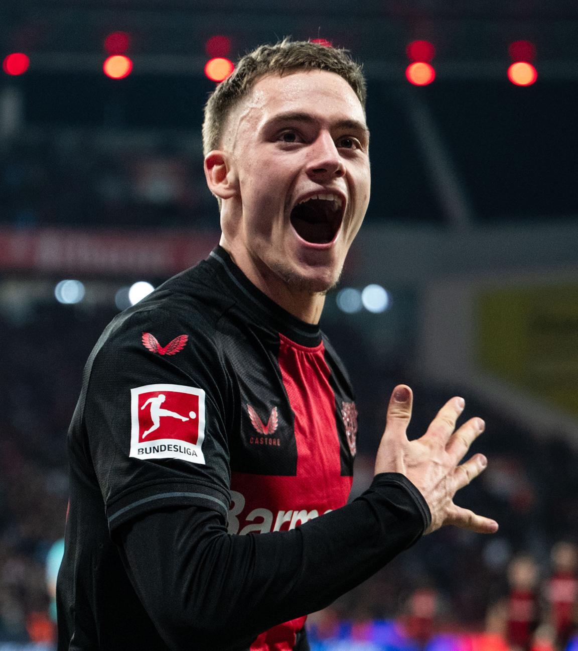  Leverkusens Torschütze Florian Wirtz jubelt nach seinem Treffer zum 2:0.