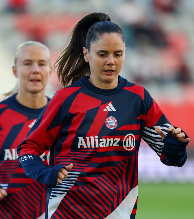 FC Bayern Sarah Zadrazil